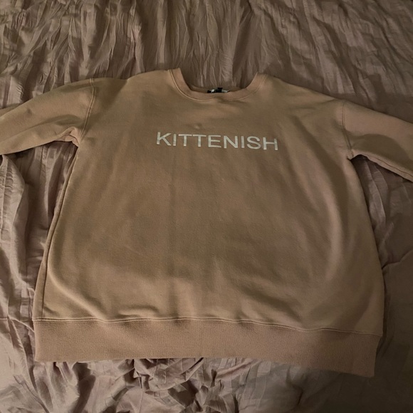 Baby pink kittenish sweater 🛍 - Picture 4 of 6